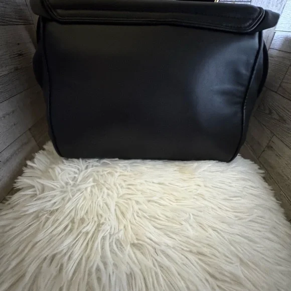 KATE SPADE EUC DANBURY STREET ADELINA BLACK PLEATED FLAP CROSSBODY - Picture 2 of 13